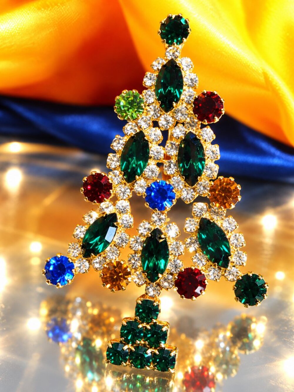 Juliana Vintage Christmas Tree Pin Austrian Crystals